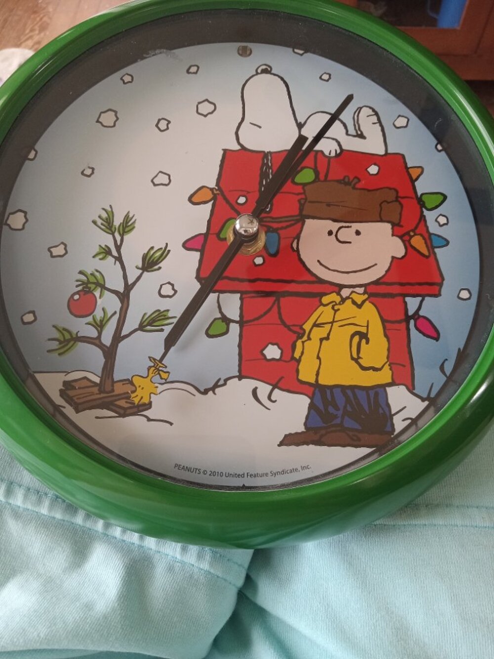 Peanuts Musical Christmas Clock Snoopy 7.5"